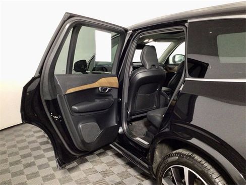 Used 2024 Volvo XC90 B6 Plus image 30