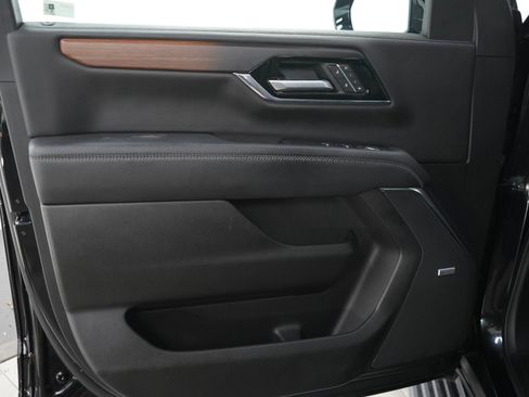 Used 2025 GMC Yukon Denali w/ Sun & Power Step Package AWD/4WD image 21