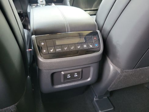 Certified 2026 INFINITI QX60 Luxe w/ Cargo Package FWD image 15