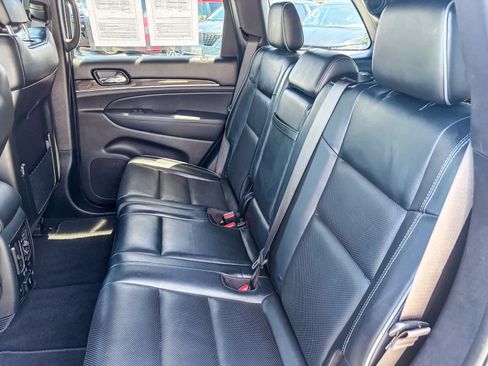 Used 2020 Jeep Grand Cherokee Overland AWD/4WD image 17