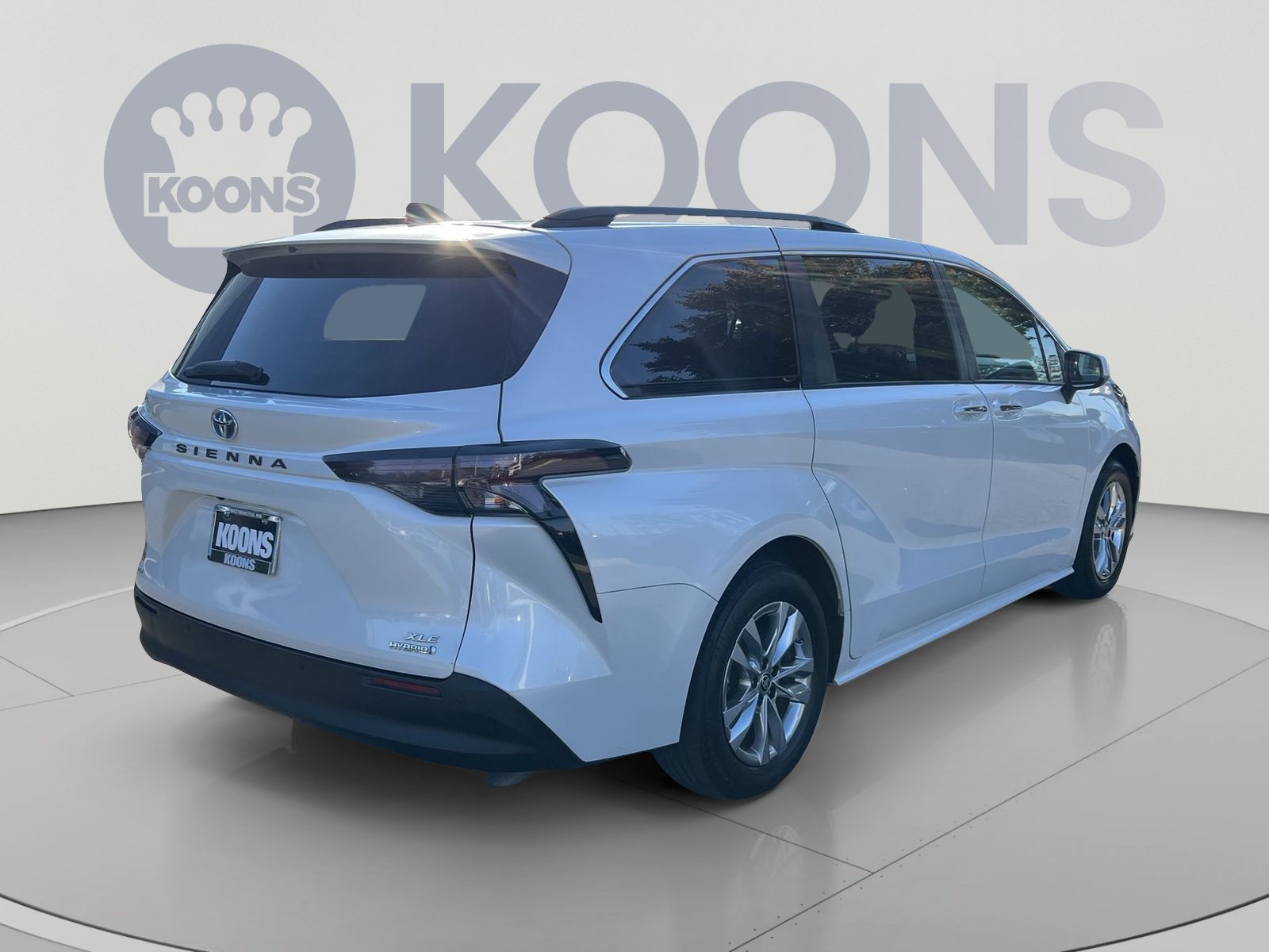 Used 2024 Toyota Sienna XLE w/ XLE Plus Package AWD/4WD image 7