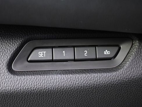 Used 2017 Cadillac Escalade ESV Platinum image 25