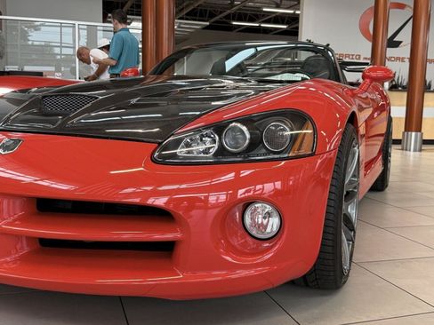 Used 2003 Dodge Viper SRT-10 RWD image 10