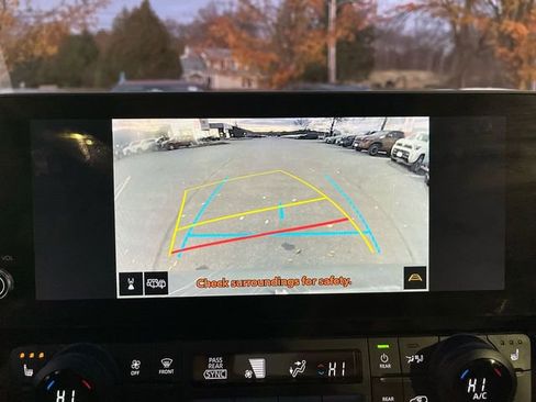 Certified 2024 Toyota Grand Highlander XLE image 9