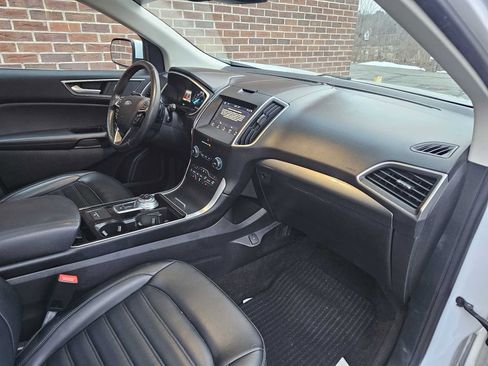 Used 2019 Ford Edge SEL w/ Equipment Group 201A image 21