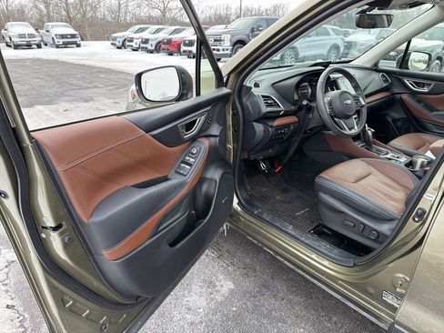 Used 2024 Subaru Forester Touring image 6