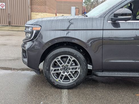 New 2025 Ford Expedition Max Active image 11