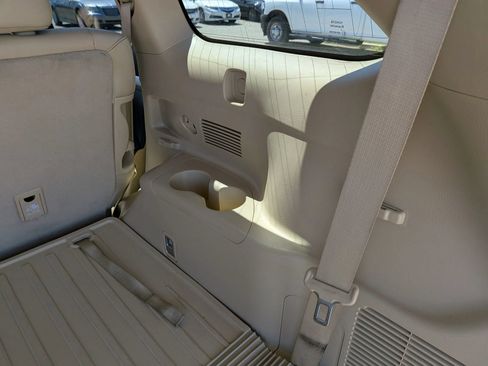 Used 2019 Toyota Highlander XLE AWD/4WD image 39