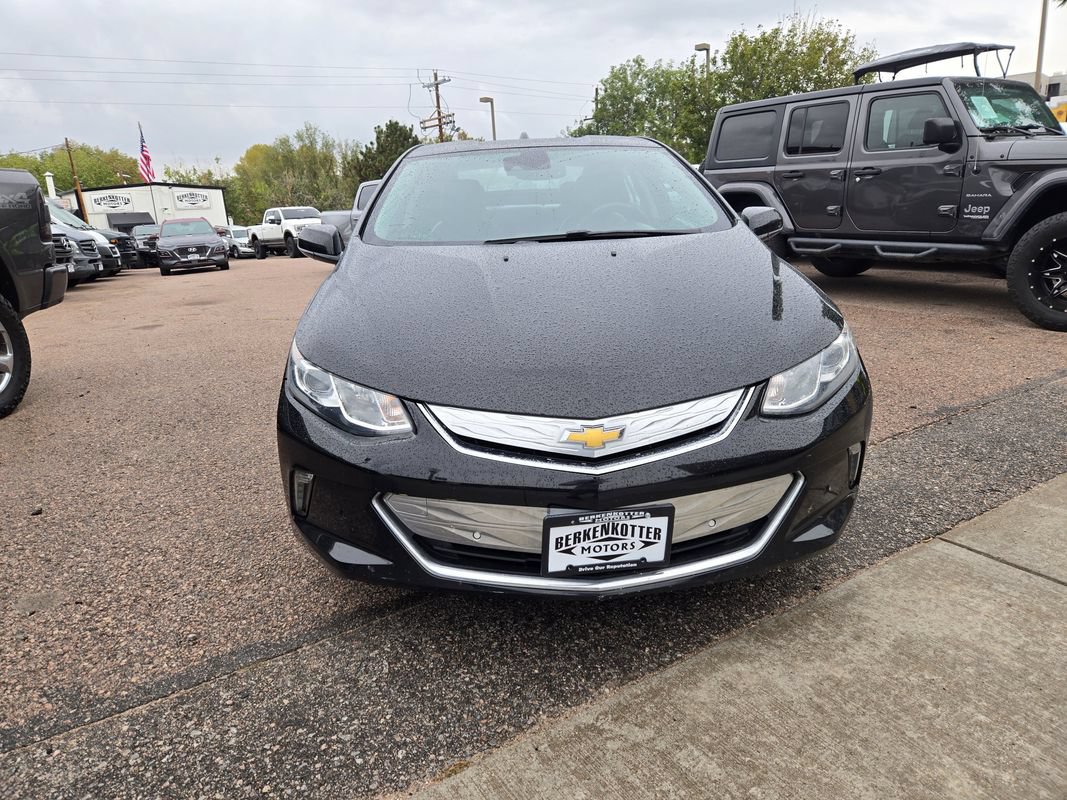 Used 2016 Chevrolet Volt Premier w/ Driver Confidence Package FWD image 3
