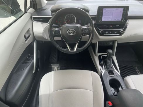 Used 2022 Toyota Corolla Cross LE w/ Moonroof Package AWD/4WD image 11