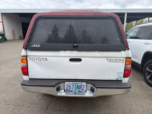 Used 2004 Toyota Tacoma PreRunner RWD image 5