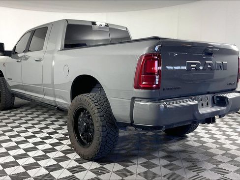 Used 2026 RAM 2500 Laramie AWD/4WD image 2