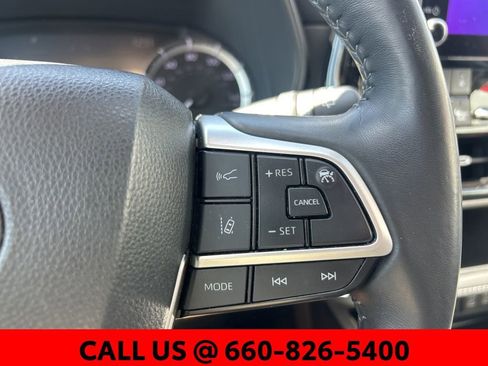 Used 2024 Toyota Highlander LE image 20