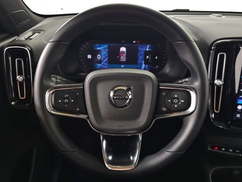 Used 2023 Volvo XC40 B5 Plus w/ Protection Package Premier AWD/4WD image 18