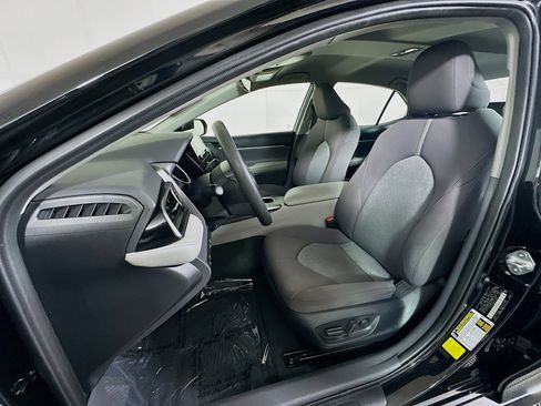 Used 2023 Toyota Camry LE image 12