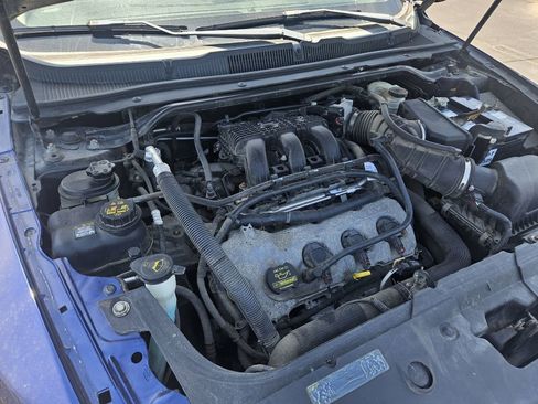 Used 2011 Ford Taurus SEL image 20