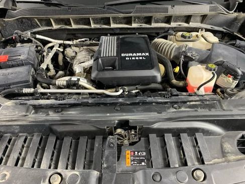 Used 2022 Chevrolet Silverado 1500 RST AWD/4WD image 34