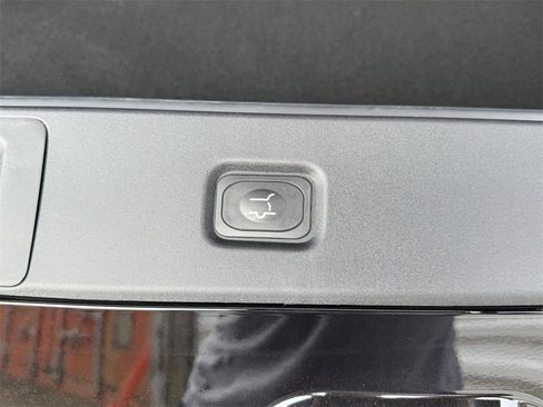 New 2025 Ford Expedition Active image 37