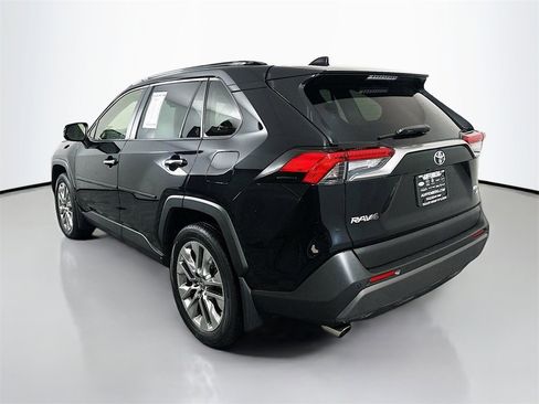 Used 2019 Toyota RAV4 Limited image 5