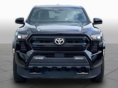 Used 2025 Toyota Tacoma SR5 RWD image 4