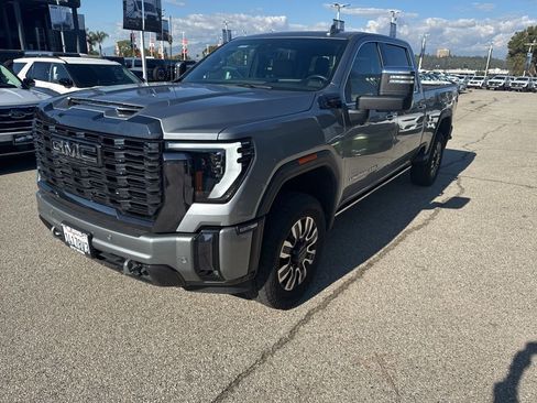 Used 2024 GMC Sierra 2500 Denali Ultimate image 3