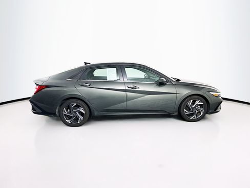 Used 2025 Hyundai Elantra SEL FWD image 10