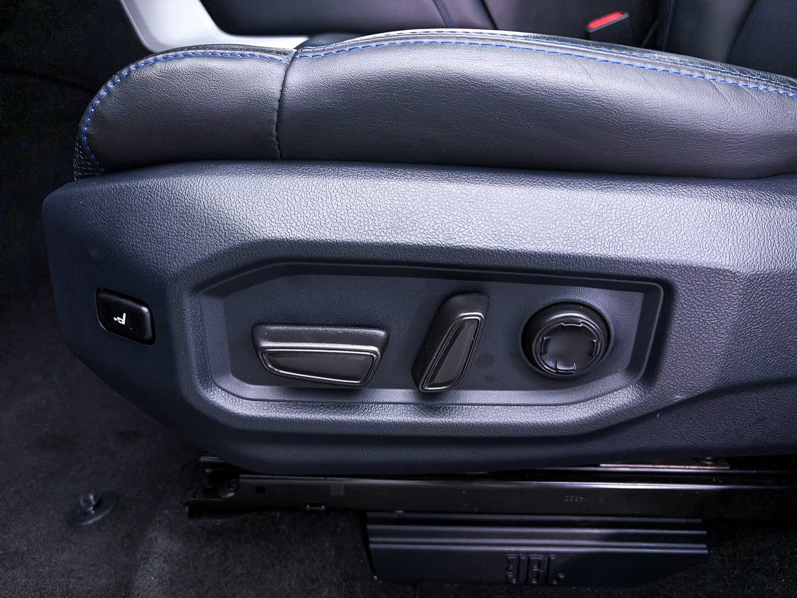 Used 2024 Toyota Sequoia Platinum AWD/4WD image 20