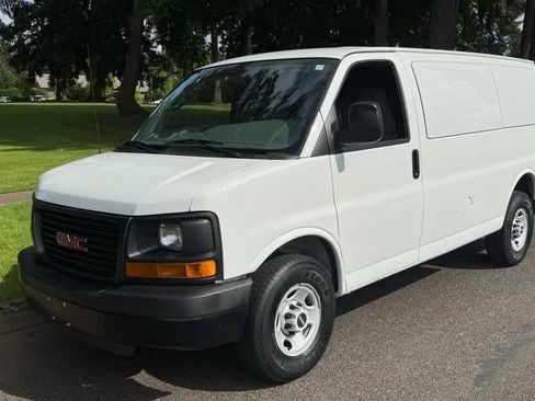 Used 2009 GMC Savana 3500 RWD image 1