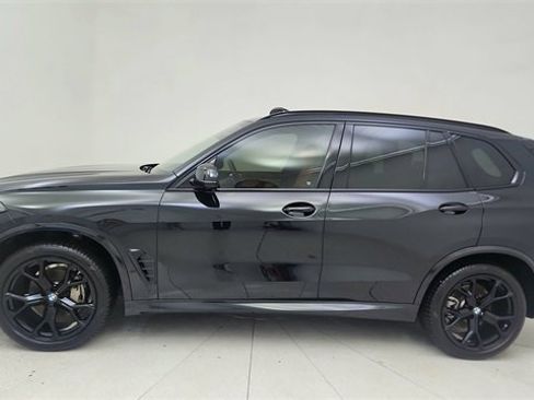 Used 2025 BMW X5 sDrive40i w/ M Sport Package image 3