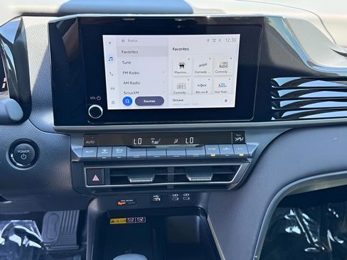 Used 2025 Toyota Camry LE image 24