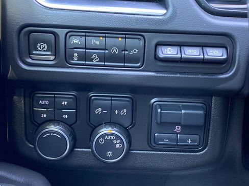 Used 2021 Chevrolet Tahoe High Country w/ Premium Package image 22