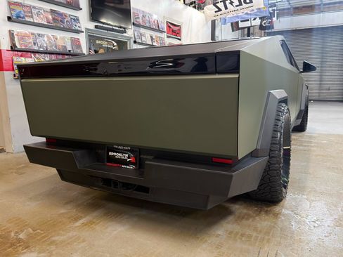 Used 2024 Tesla Cybertruck AWD Crew Cab image 6