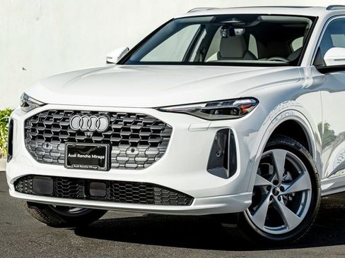 New 2026 Audi Q5 Premium Plus AWD/4WD image 2