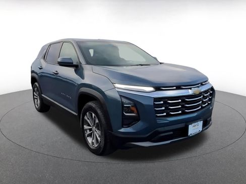 Used 2025 Chevrolet Equinox LT image 3