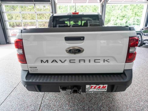 Used 2024 Ford Maverick Lariat w/ Black Appearance Package FWD image 3