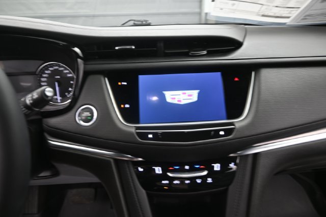 Used 2025 Cadillac XT5 Luxury w/ LPO, Floor Liner Package AWD/4WD image 21