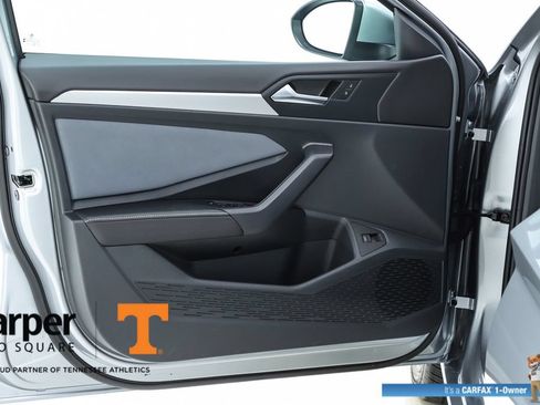 Used 2025 Volkswagen Jetta SE w/ Sunroof Package FWD image 18