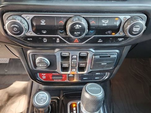 Used 2021 Jeep Gladiator Mojave AWD/4WD image 18