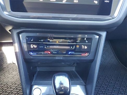 Certified 2023 Volkswagen Tiguan SE w/ Panoramic Sunroof Package image 20