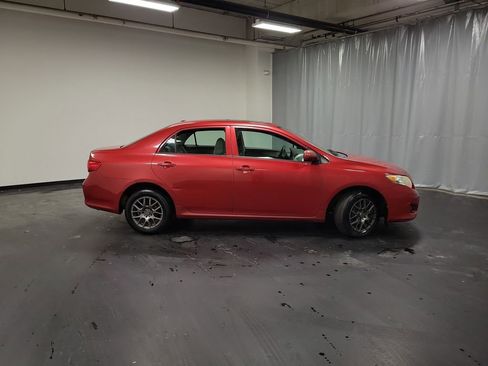 Used 2010 Toyota Corolla LE image 9