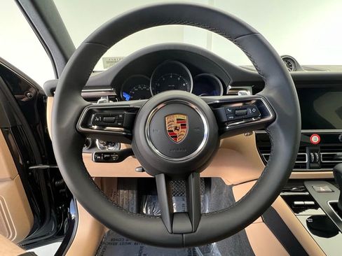 Used 2026 Porsche Macan AWD/4WD image 7