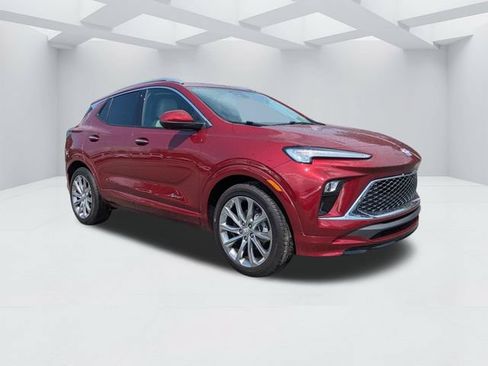 Used 2024 Buick Encore GX Avenir w/ Avenir Technology Package FWD image 2