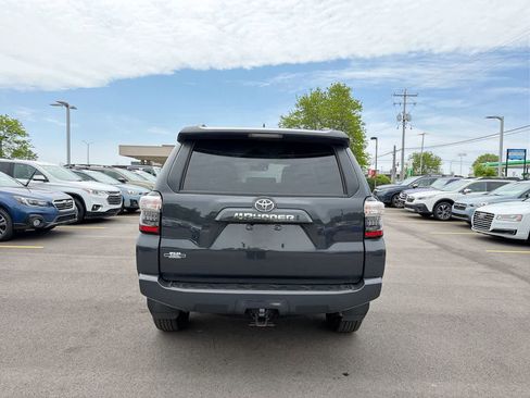 Used 2024 Toyota 4Runner SR5 Premium w/ Moonroof Package AWD/4WD image 12