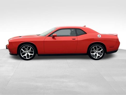 Used 2016 Dodge Challenger SXT Plus image 4