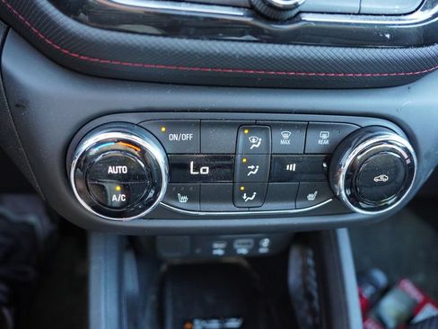 Used 2023 Chevrolet TrailBlazer RS w/ Sun and Liftgate Package AWD/4WD image 7