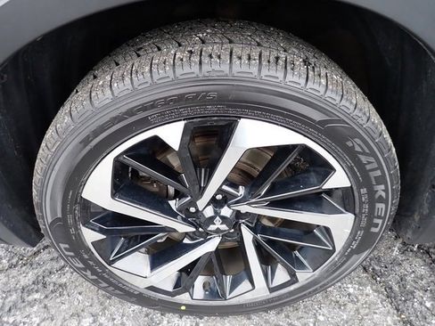 Used 2022 Mitsubishi Outlander ES image 12