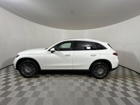 Used 2025 Mercedes-Benz GLC 300 4MATIC image 4