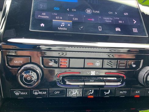 Certified 2024 Jeep Grand Cherokee Laredo X w/ Luxury Tech Group I AWD/4WD image 31