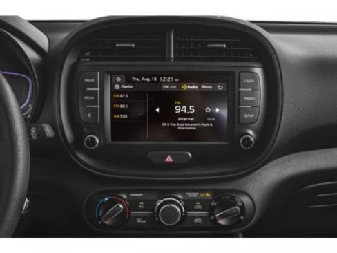 Used 2025 Kia Soul LX w/ LX Technology Package FWD image 13