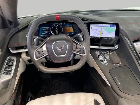 Used 2023 Chevrolet Corvette Stingray Premium Conv w/ Z51 Performance Package RWD image 7